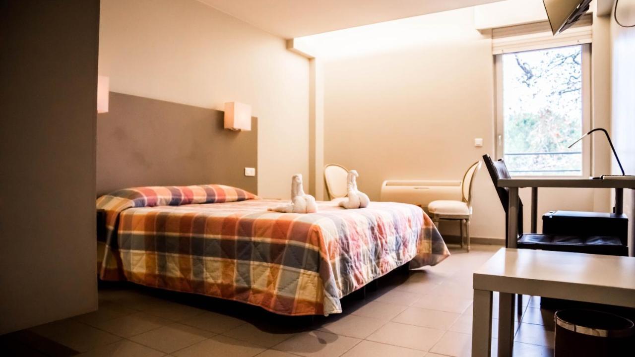 Hotel Du Canal Castelnaudary Room photo